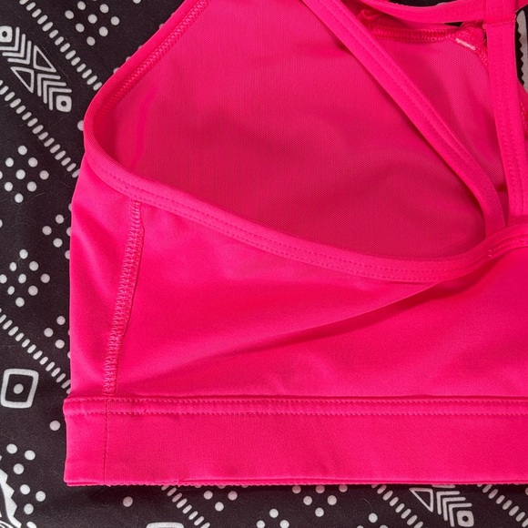 Victoria’s Secret Pink the show off Strappy Women's Sports Bra - Picture 6 of 6